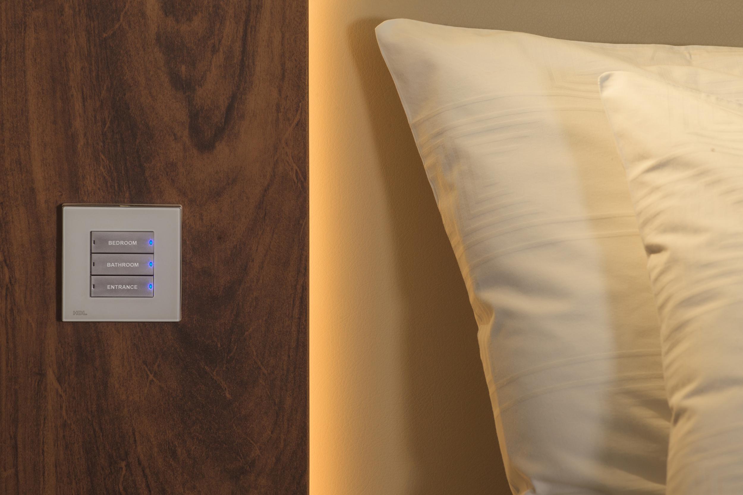 Hotel Regal Pacific Santiago Eksteriør bilde A Lutron Maestro light switch