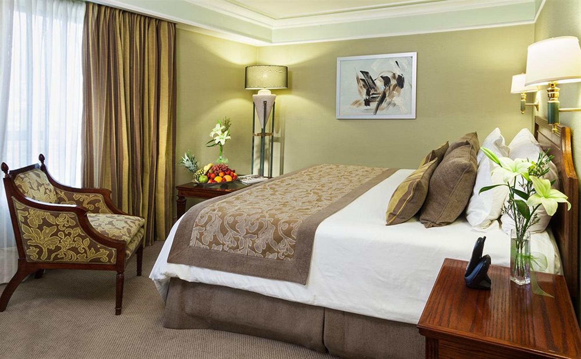 Hotel Regal Pacific Santiago Eksteriør bilde A bedroom at the InterContinental London