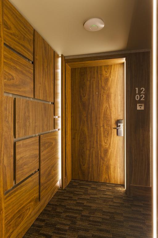 Hotel Regal Pacific Santiago Eksteriør bilde A door with a room number